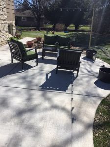 sideyard concrete patio